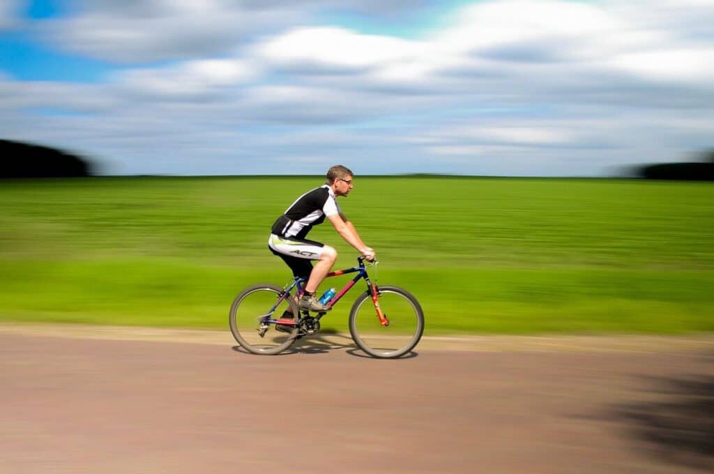 bicycle-cyclist-leisure-ride